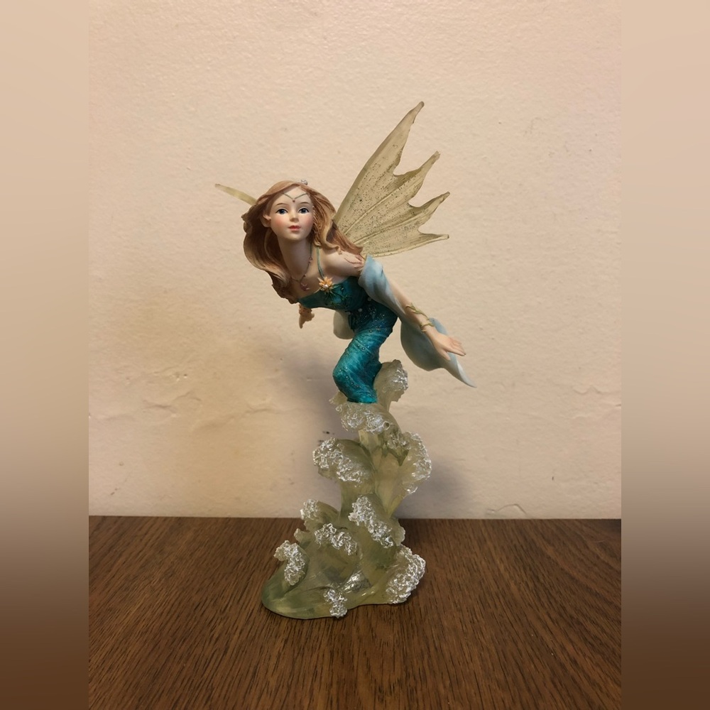 Faerie Glen Seaflutter figurine